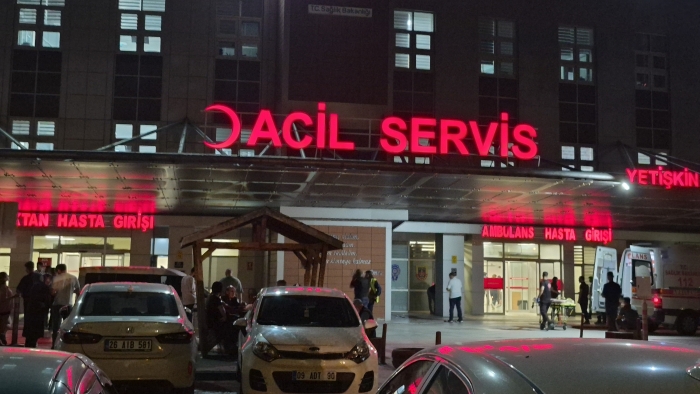Eskişehir'de Barlar Sokağı'nda bıçaklı kavga: 1 kişi yaralandı